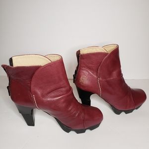Like Smug by Prophecy burgandy boots size 39/8.5